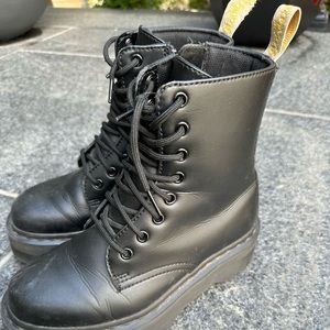 Dr Martens Jadon Vegan ankle high Size 8 women/Men 5